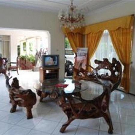 Hotel Safari Jember Luaran gambar