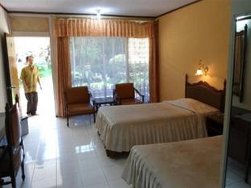 Hotel Safari Jember Luaran gambar